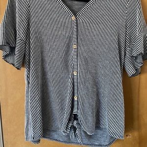 Gyft striped front tie shirt sleeve